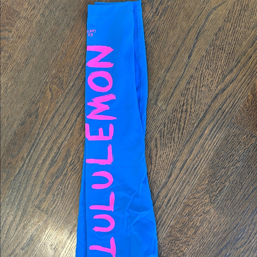 Lululemon Athletica Poolside Blue with sonic pink wonder train limited edition